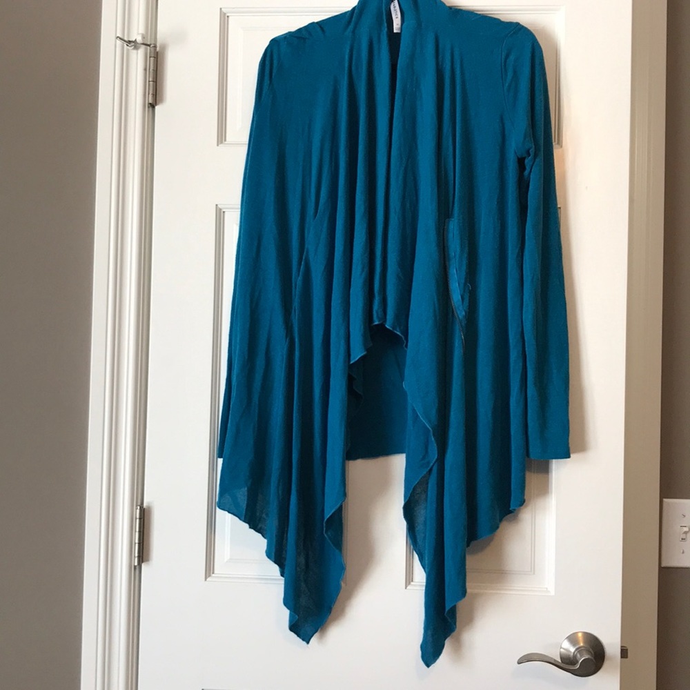 Fabletics M Teal zip up Top